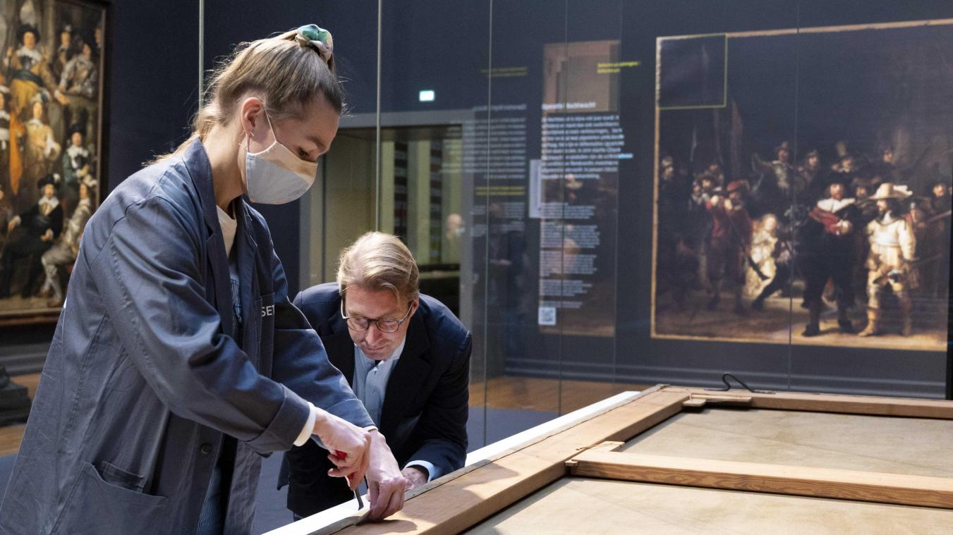 WAT?! Beroemd schilderij De Nachtwacht verknipt in 8.000 stukjes