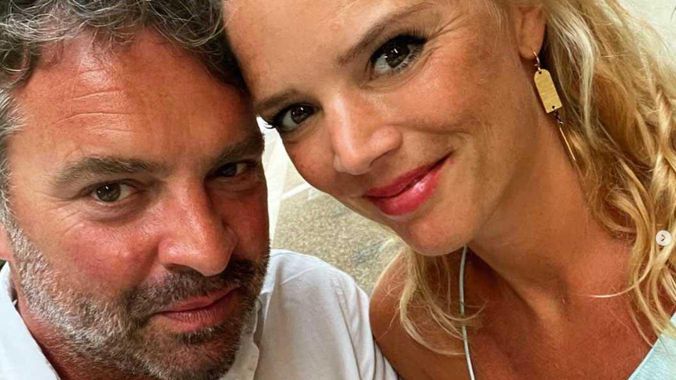 Adriaan Van den Hoof deelt bikinifoto van vriendin en maakt hilarische vergelijking: «Ze lijkt erop!»