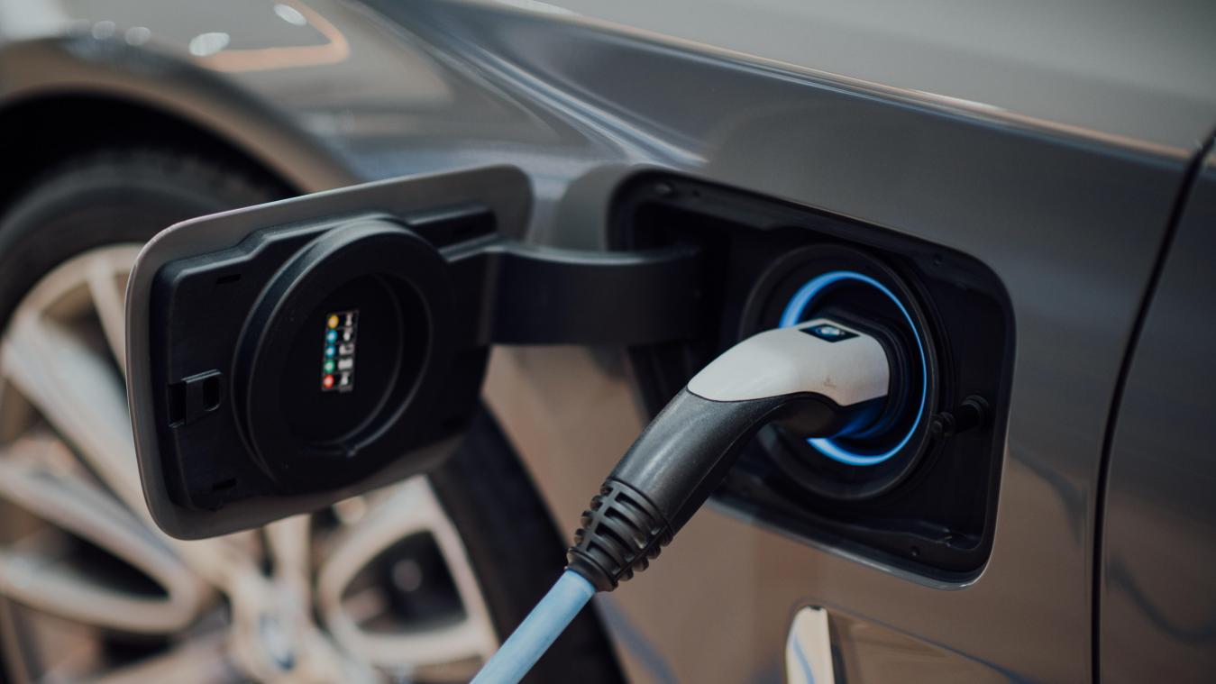 BIZAR. Californië vraagt inwoners om elektrische wagens niet op te laden