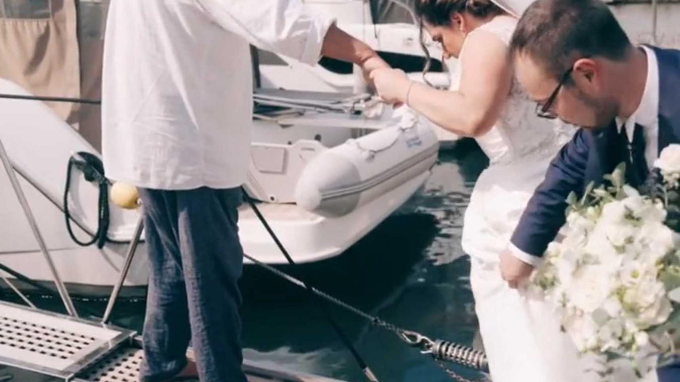 Bruid probeert op boot te stappen, maar dan loopt het mis: «Mijn ergste nachtmerrie!» (video)