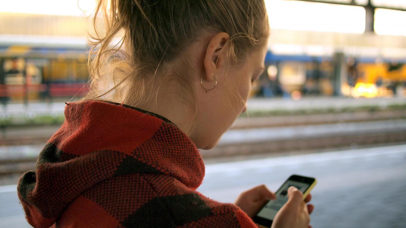 STUDY. Overdadig smartphonegebruik lijkt bij jongeren samen te gaan met eenzaamheid