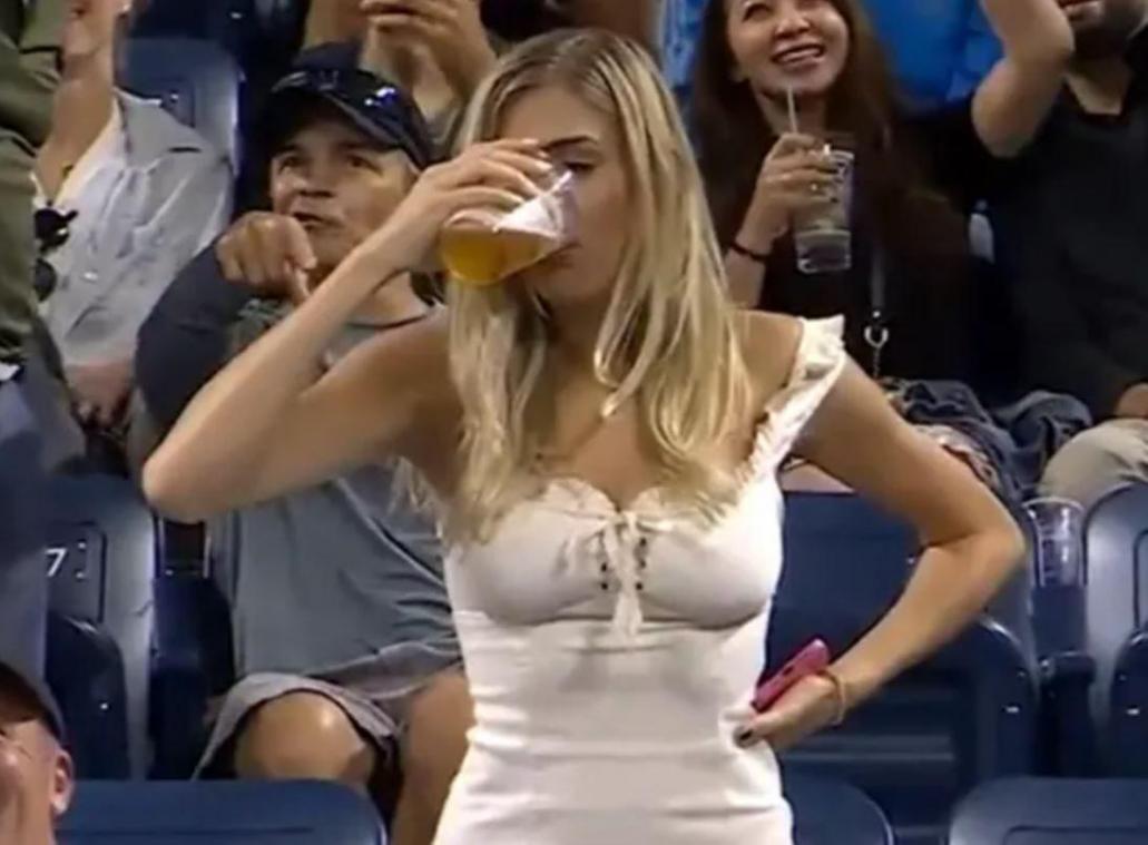Beer Chug Girl maakt haar reputatie waar op US Open (video)