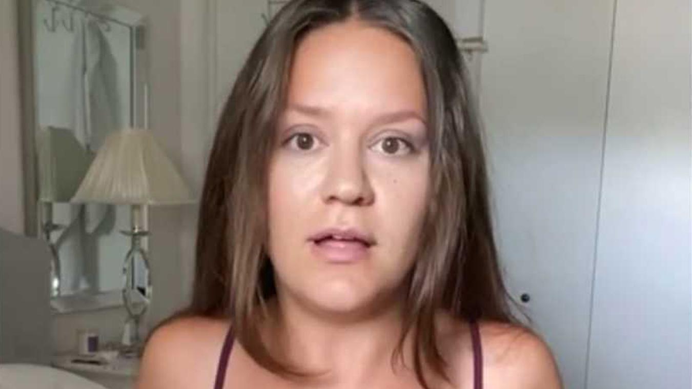 Vrouw past topje, maar dat is duidelijk niet gemaakt voor grote borsten: «OMG, hilarisch!»