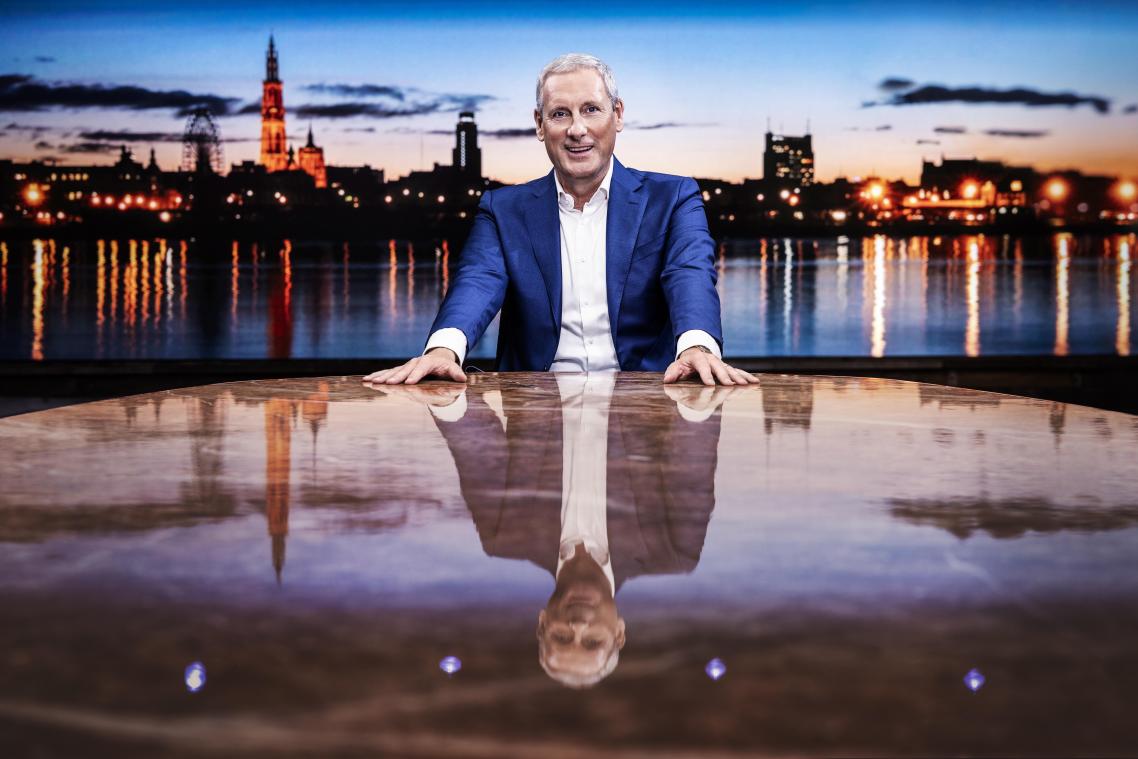 ‘De tafel van vier’-redacteur neemt al na één dag ontslag: «Hoe wereldvreemd kun je zijn?»
