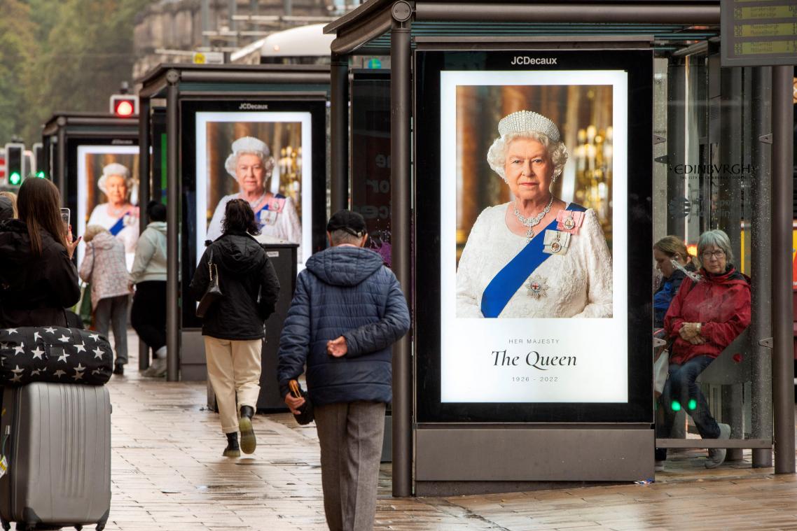 Premier League stelt alle voetbalmatchen van dit weekend uit ter ere van Queen Elizabeth