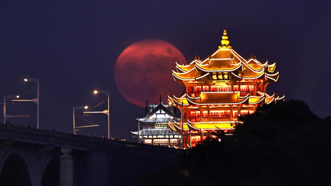China ontdekt kleurloos kristal op de maan: ruimtemijnbouw op komst?