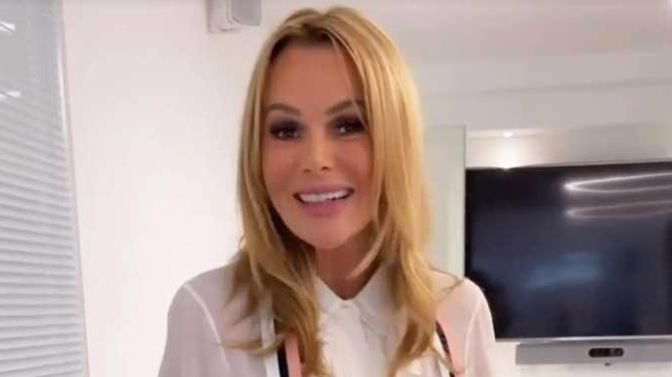 ‘BGT’-jurylid Amanda Holden schrikt zelf van outfit: «Ik wist niet dat het zo doorzichtig ging zijn...» (foto)