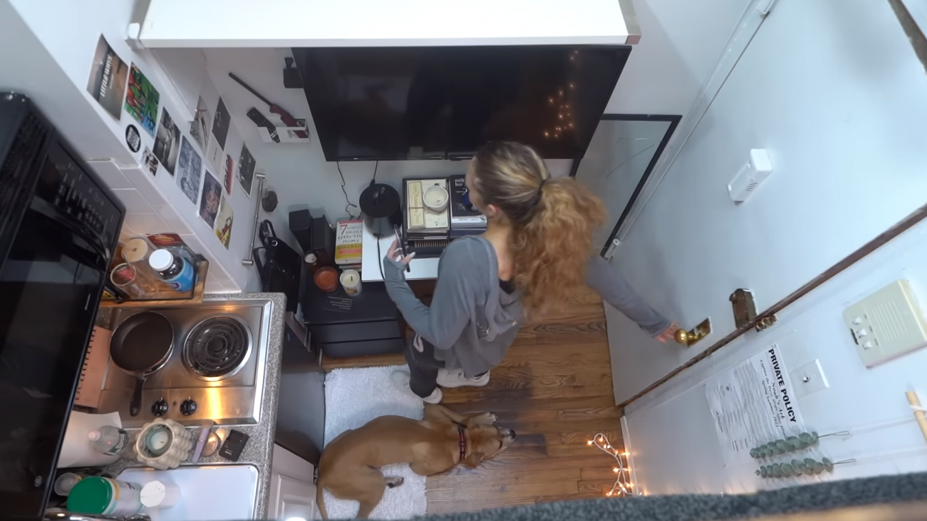 650 euro voor een bezemkast? Dat betaal je in New York (video)