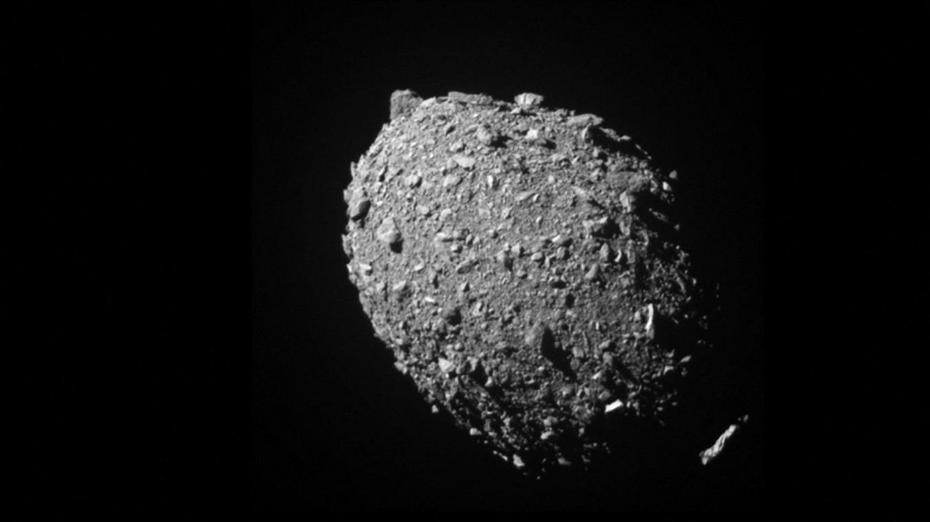 Nasa slaat sonde in op asteroïde om die uit koers te slaan
