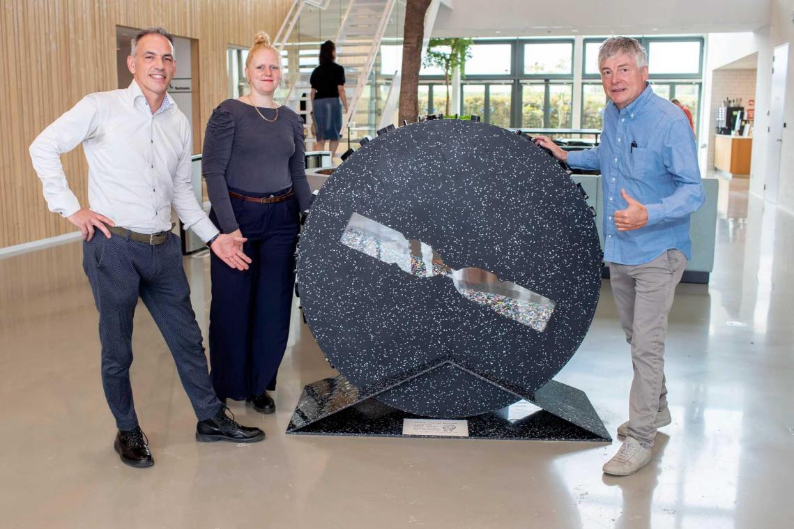 Kamagurka maakt voor Vandemoortele kunstwerk uit gerecycleerd plastic, en binnenkort kan het van jou zijn