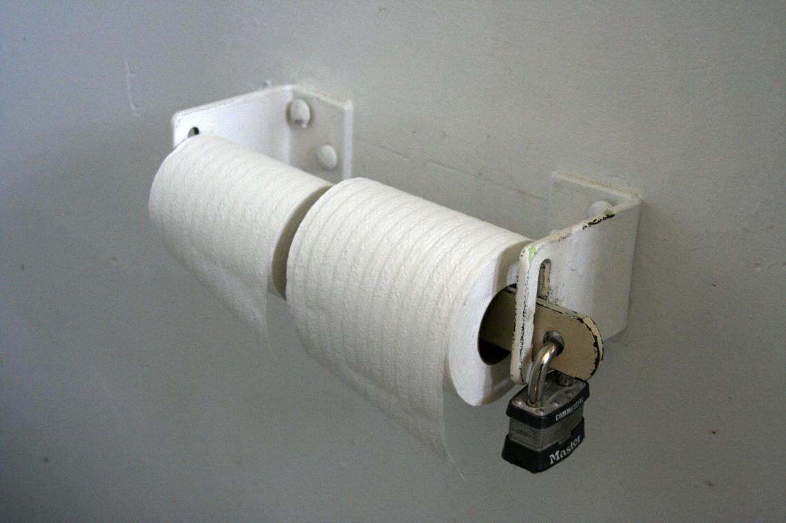 BIZAR. Dieven stelen 256 rollen toiletpapier in Duits treinstation