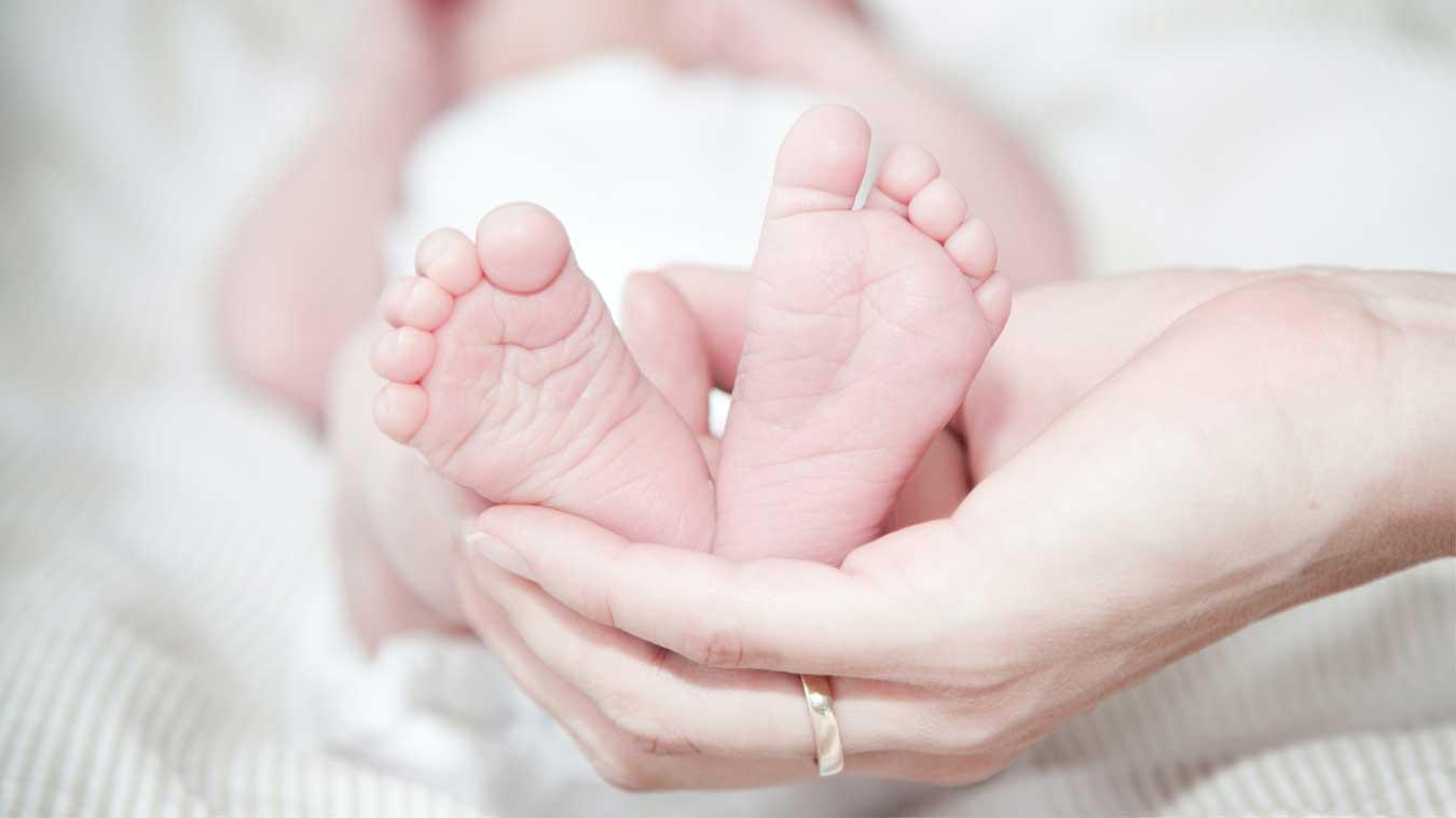 «Ik wil mijn baby deze unieke naam geven, maar mijn man vindt hem gênant»