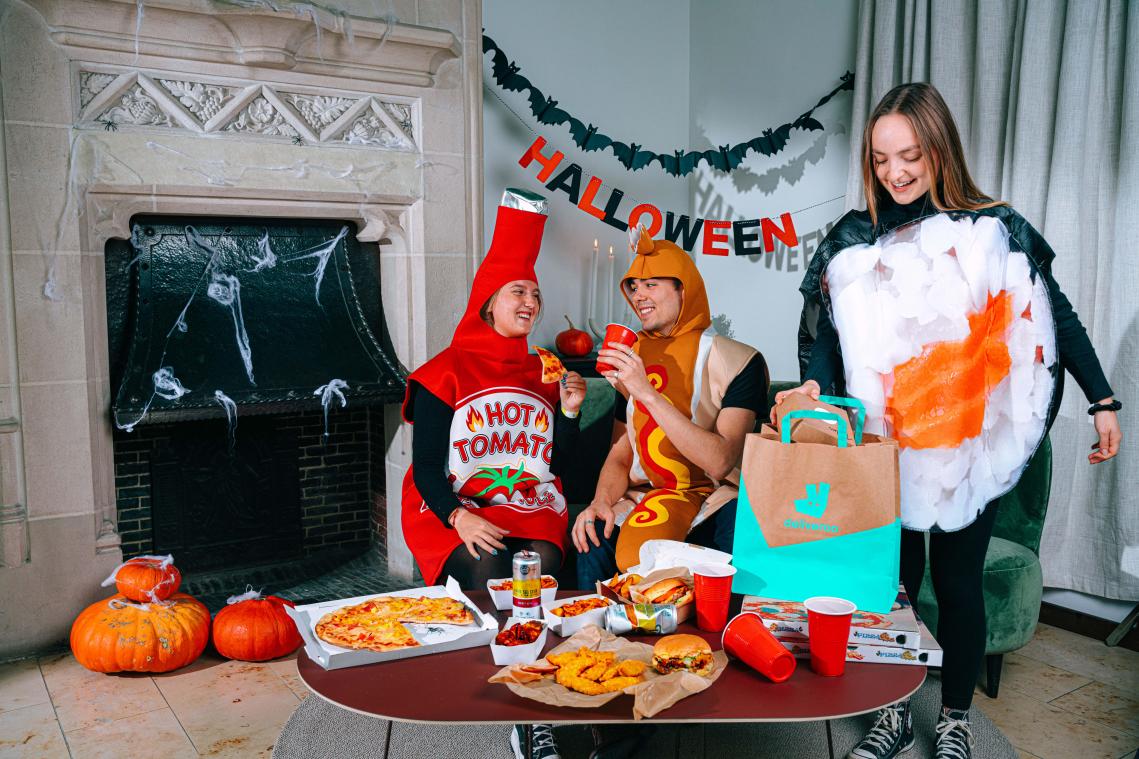 Deliveroo wordt Deliverbooo en levert nu ook halloweenkostuums aan huis