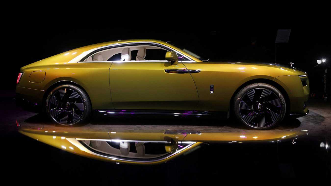 IN BEELD. Rolls-Royce onthult ‘Spectre’, zijn eerste volledig elektrische wagen