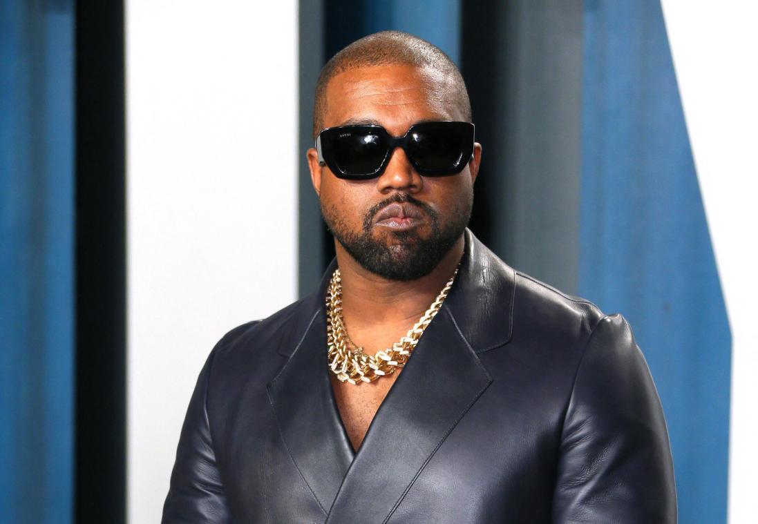 Adidas bezwijkt onder druk en breekt met Kanye West