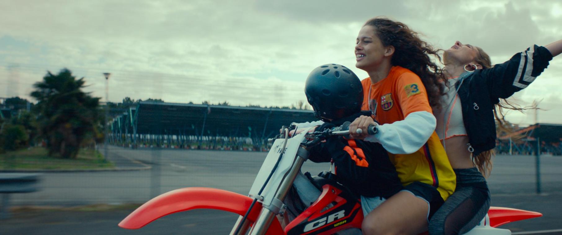 Achter de ronkende schermen van ‘Rodeo’: «Het geluid van motoren brengt me terug naar mijn jeugd»