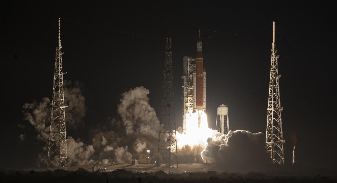 Nieuwe megaraket van Nasa voor het eerst gelanceerd naar maan (video)