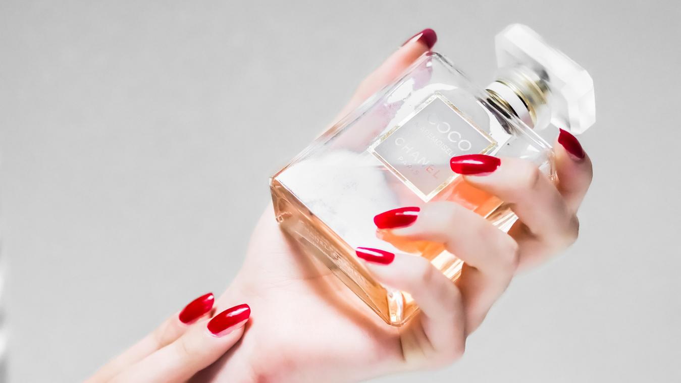 TikTok heeft het gezegd: DEZE nagellakkleur is een mannenmagneet