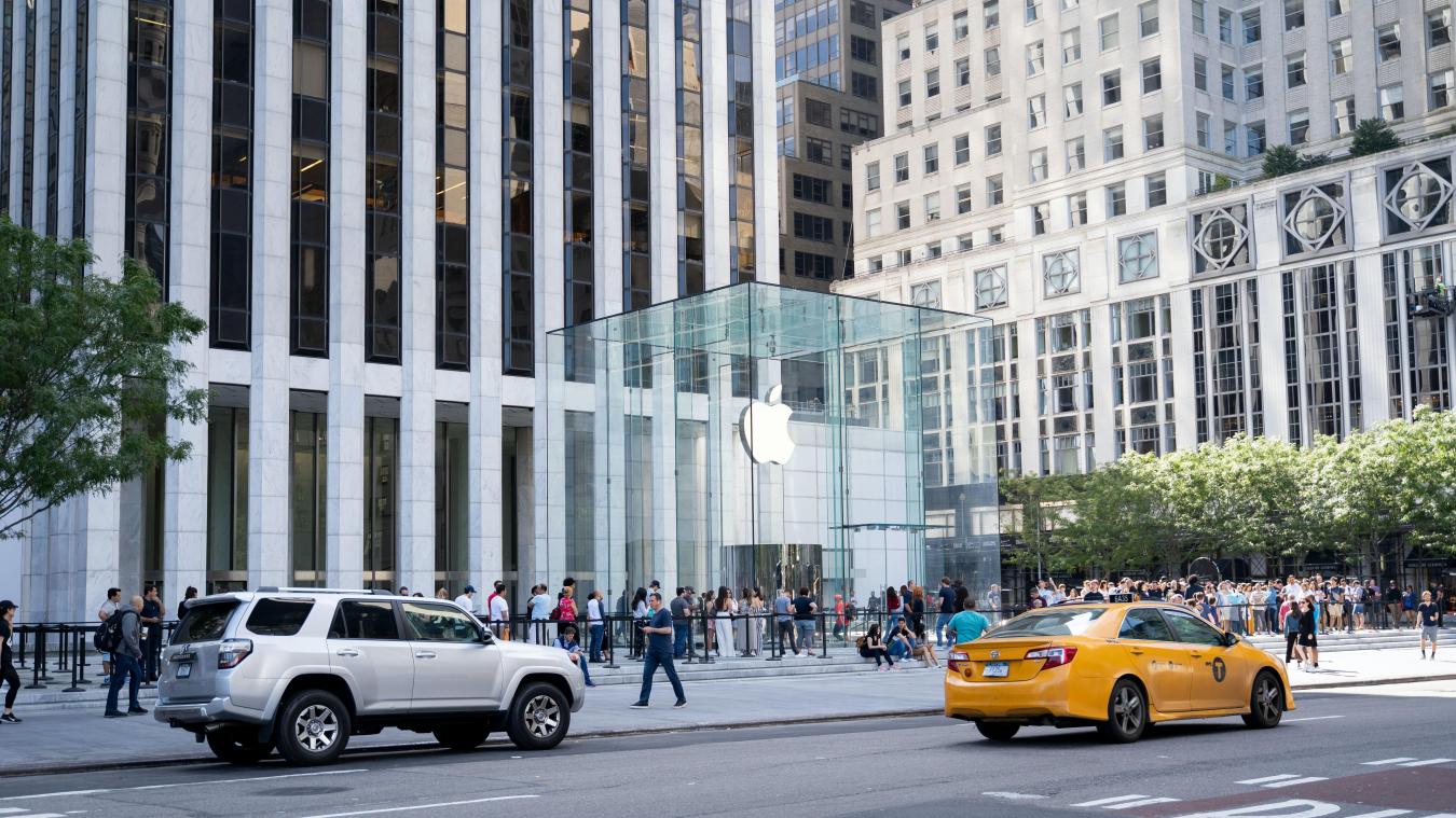 OEPS. Man wandelt naar auto met 300 gloednieuwe iPhones en wordt dan overvallen
