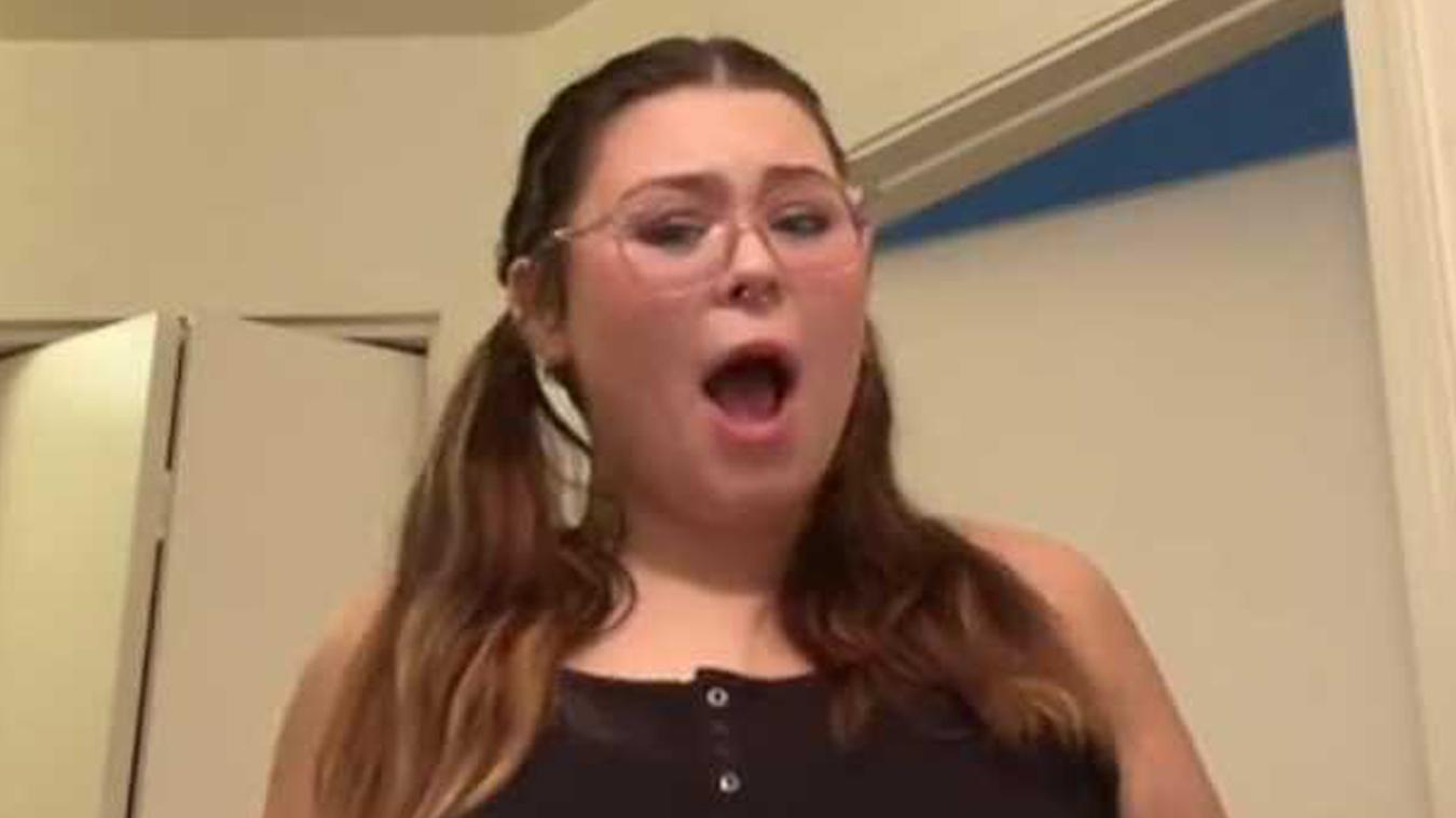 Vrouw met maatje meer reageert subliem op haters die zeggen dat «ze meer kleren moet aandoen» (video)