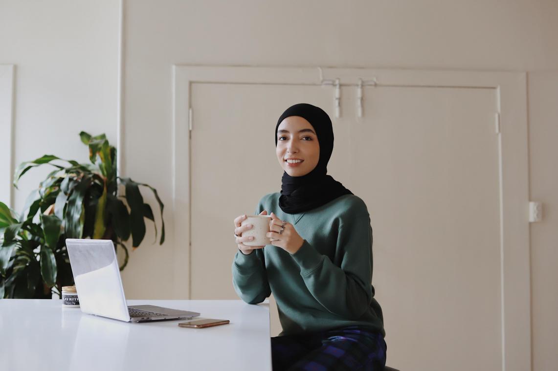 Mag je baas een hoofddoek verbieden op de werkvloer? Simpel is het niet