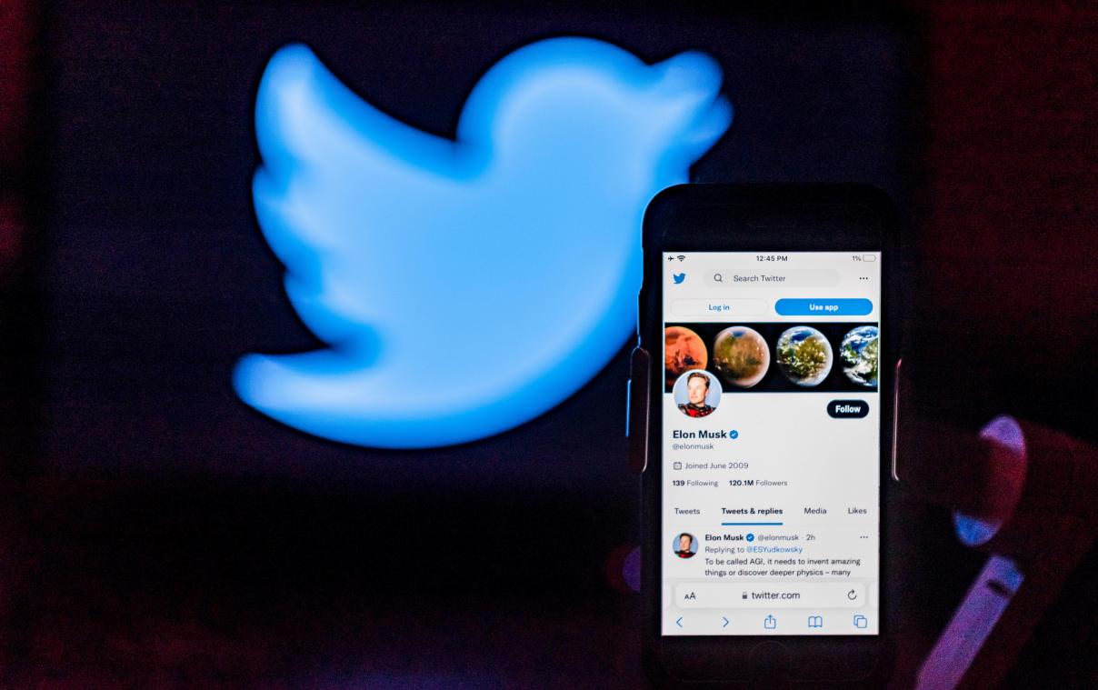 Twitter herlanceert blauwe vinkje maandag: duurder voor iPhone-gebruikers