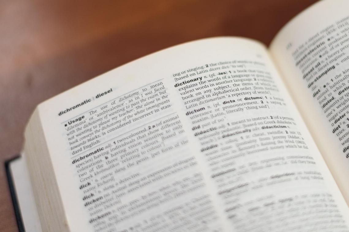 Cambridge Dictionary oogst kritiek nadat het definities van ‘man’ en ‘vrouw’ updatet
