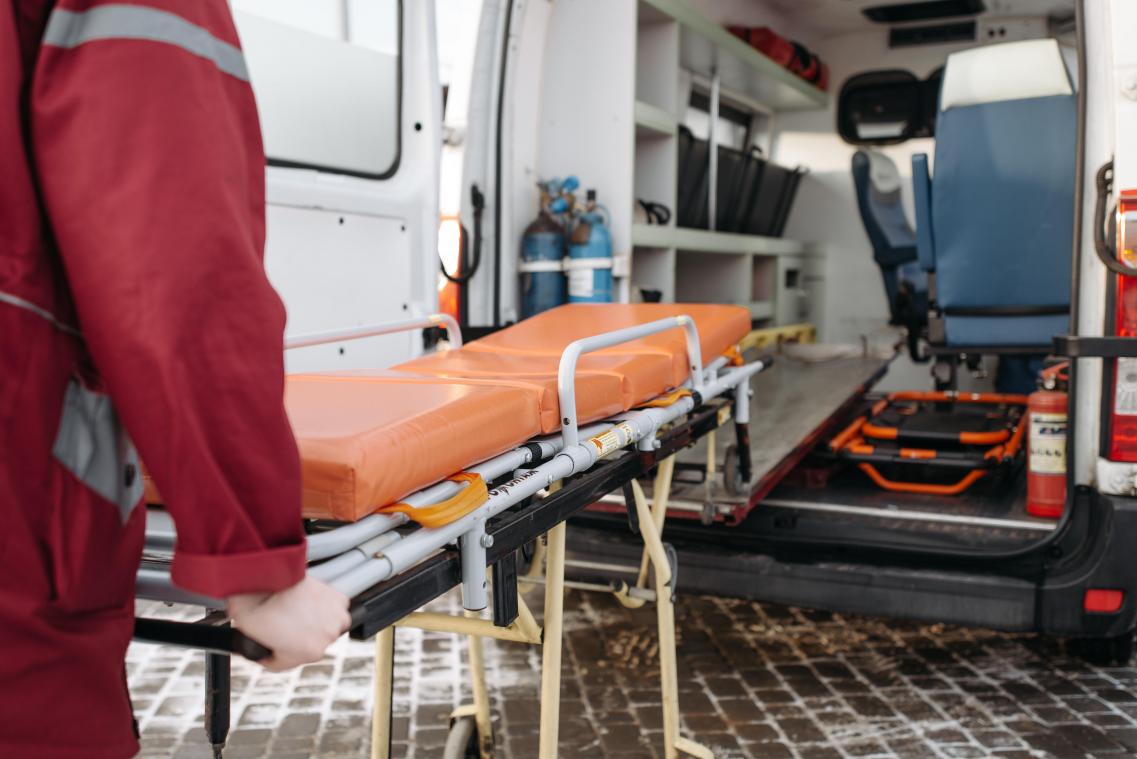 Factuur ziekenvervoer loopt snel op: hospitalisatieverzekering is nuttig