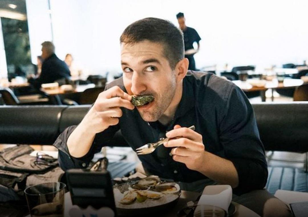 WUT. Man vestigt wereldrecord door bij 18 sterrenrestaurants te eten in 11 uur tijd