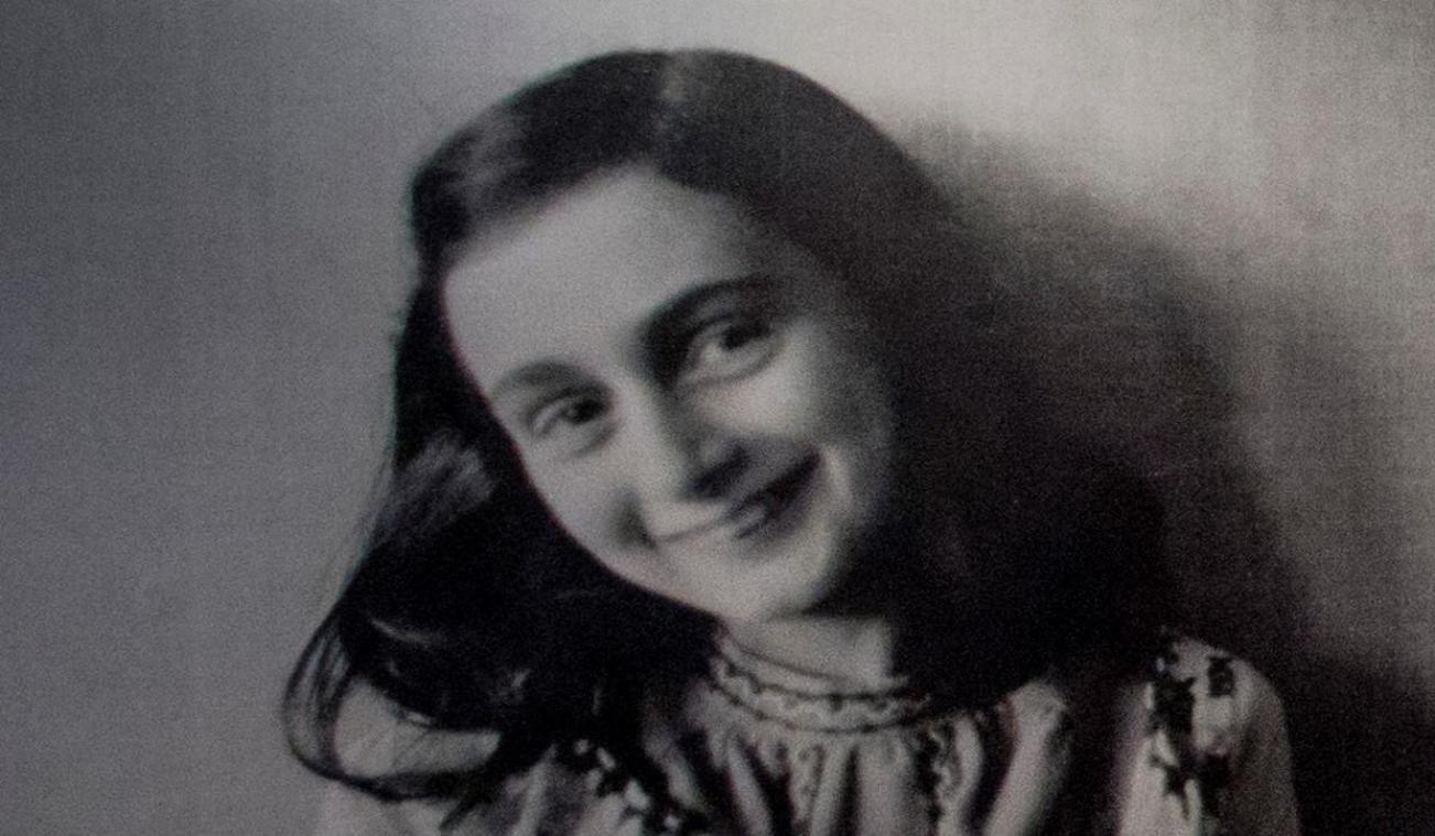 Politie onderzoekt projectie op Anne Frank Huis: «Onversneden antisemitisme»