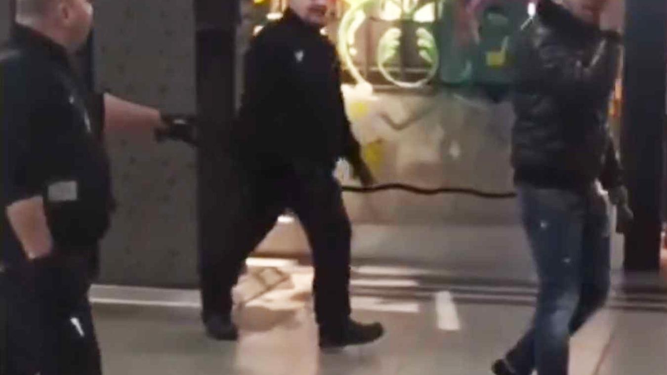 Beelden tonen hoe man met mes in Brussel-Zuid geneutraliseerd wordt: «Knap werk!» (video)
