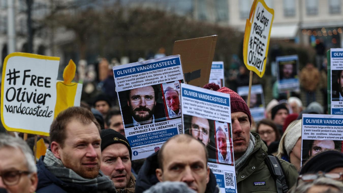 Tachtig academici en juristen richten zich in open brief aan regering voor vrijlating Olivier Vandecasteele