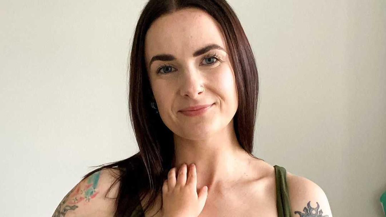 Influencer geeft borstvoeding aan zoontje van 5 jaar: «Nee, daar is niets mis mee» (foto)