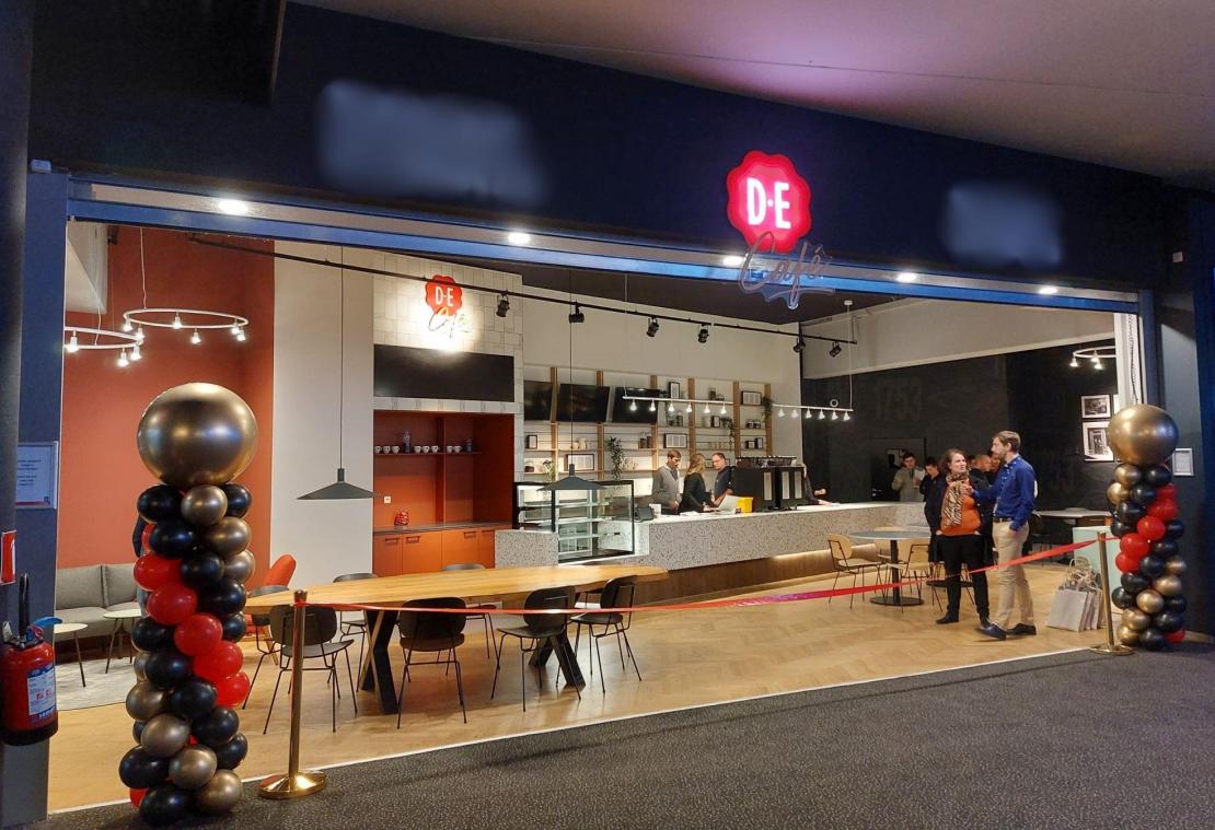 YES! Dit oeroud Nederlands koffiemerk opent z’n eerste café in België