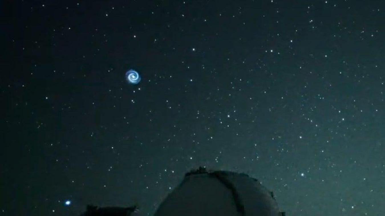 Mysterieuze lichtgevende spiraal gespot boven Hawaï (video)
