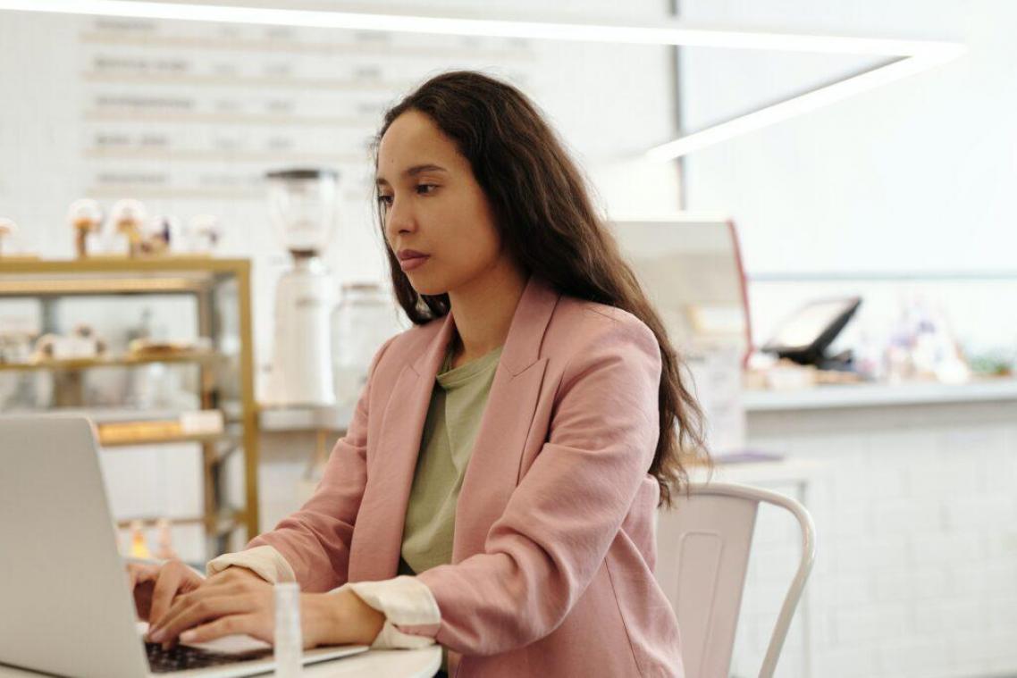 YOUNG GRADS. Hoe ontwikkel je een professioneel ritme na je studie?