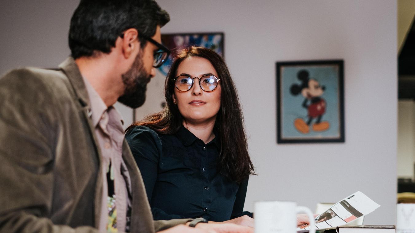 Iets op te biechten? Dat doet bijna de helft liever aan een close collega dan aan z’n partner