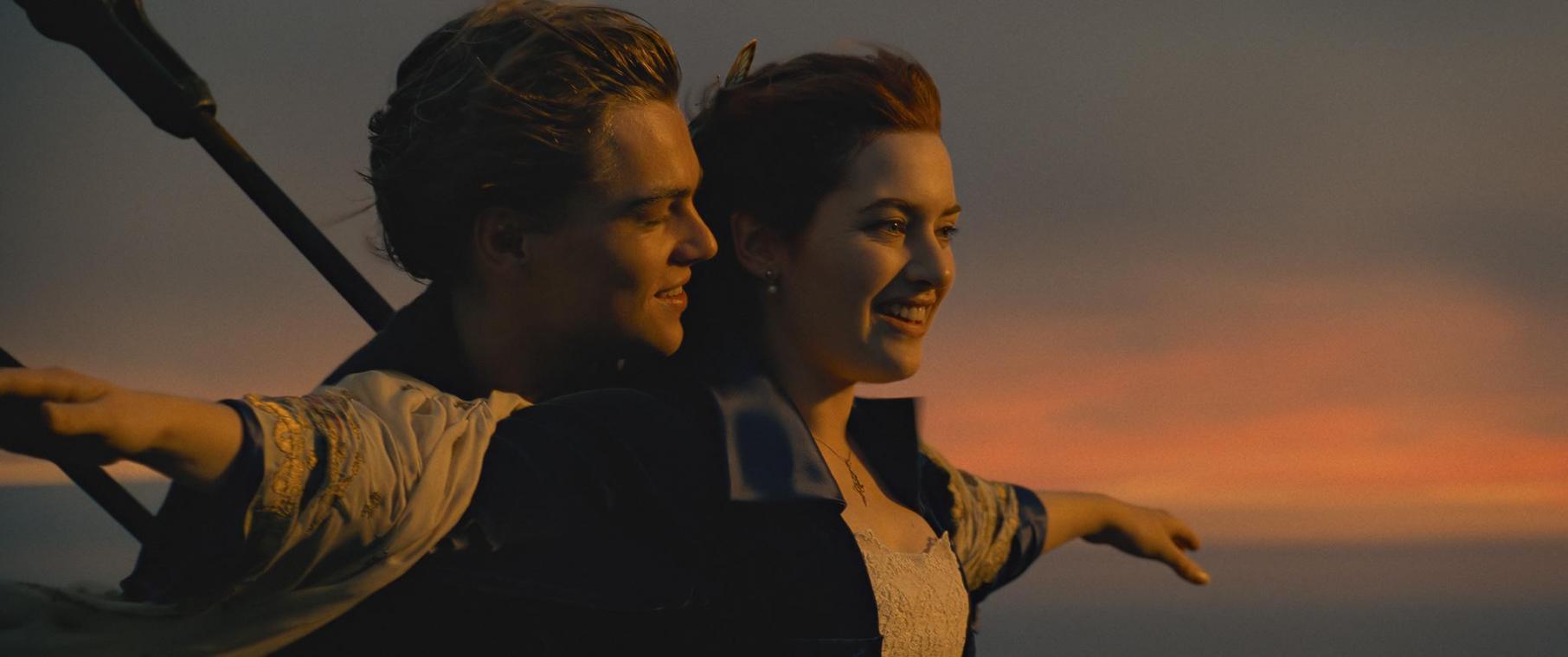 (L-R): Leonardo DiCaprio as Jack and Kate Winslet as Rose in Titanic.