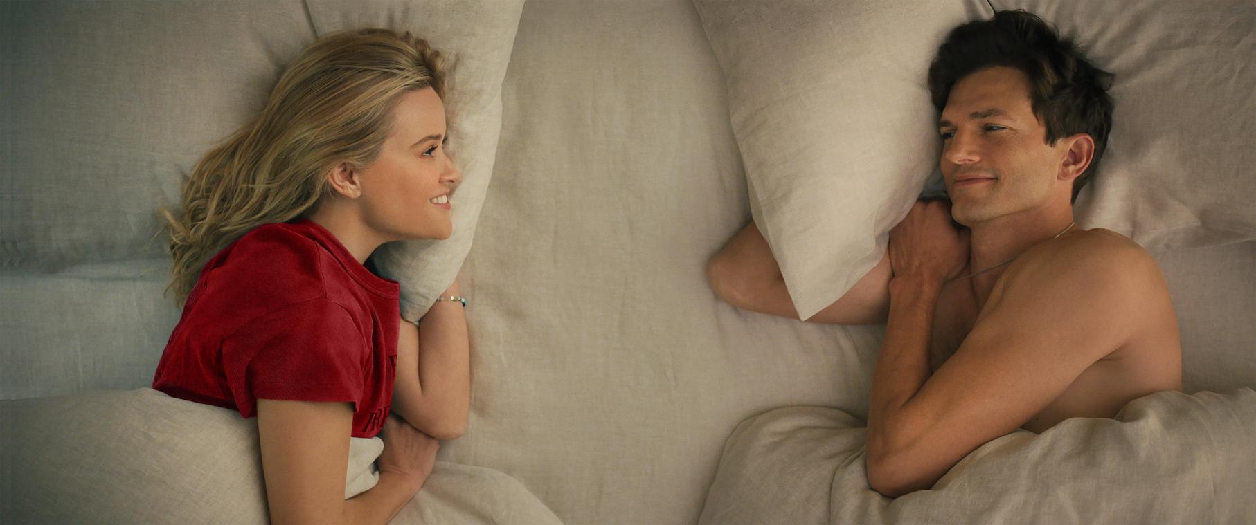 MOVIES. Reese Witherspoon en Ashton Kutcher stappen uit de friendzone in ‘Your Place or Mine’
