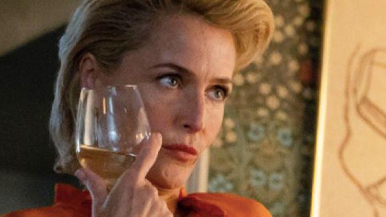 Gillian Anderson aka Dr. Milburn zoekt jouw stomendste seksverhalen voor een nieuw boek