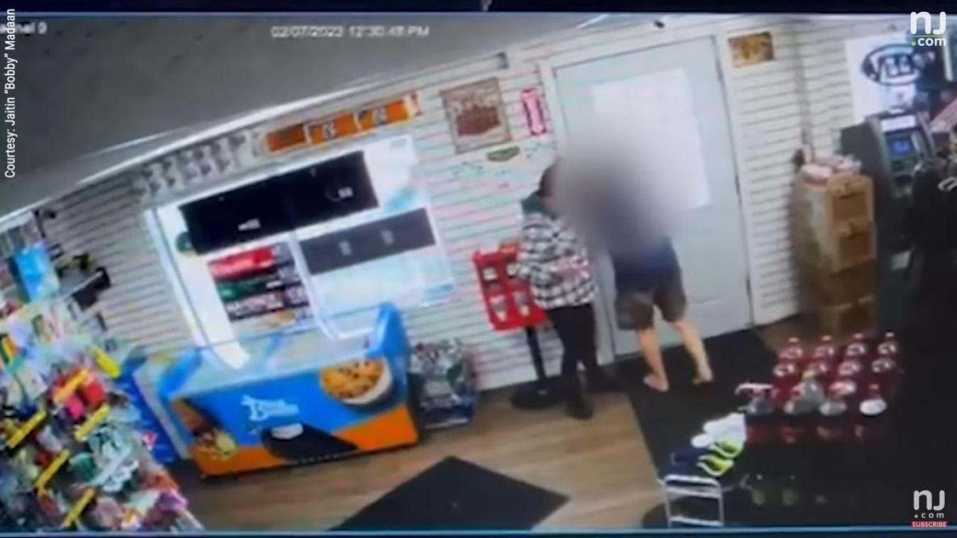 WTF. Vrouw kan na jaar ontsnappen uit klauwen van kidnapper: «Dit is een verontrustende zaak» (video)