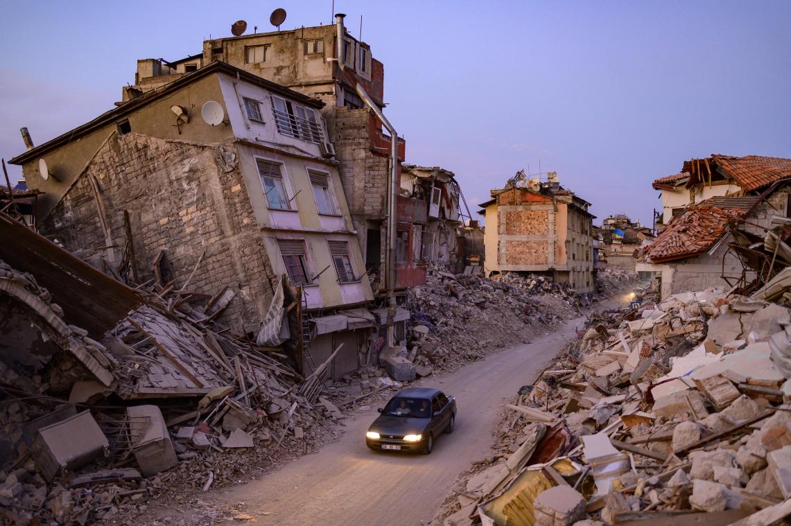 Al zeker tiental doden na nieuwe aardbevingen in Turkije en Syrië