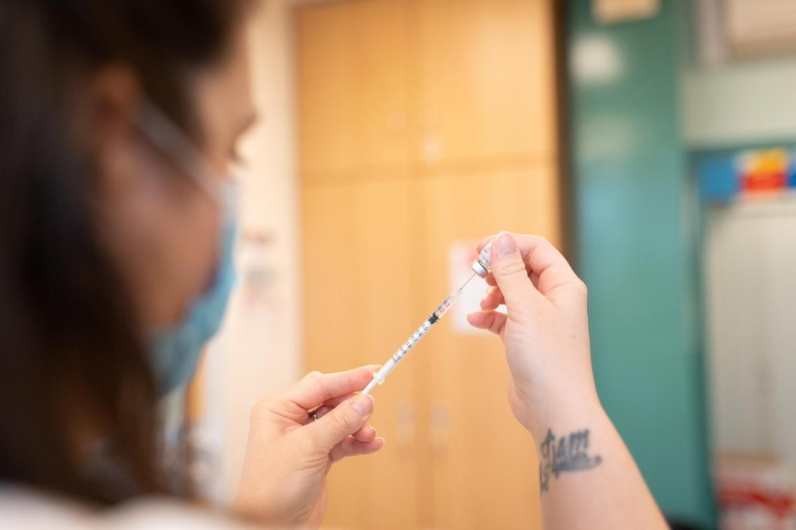 Antwerpse onderzoekers ontvangen prijs voor technologie die werkzaamheid vaccins voorspelt