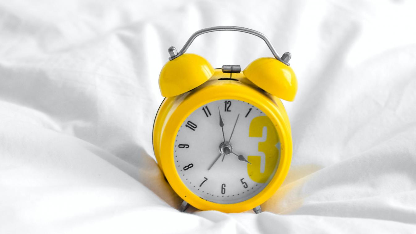 Dit weekend schakelen we over op zomertijd: minder slapen, langer licht