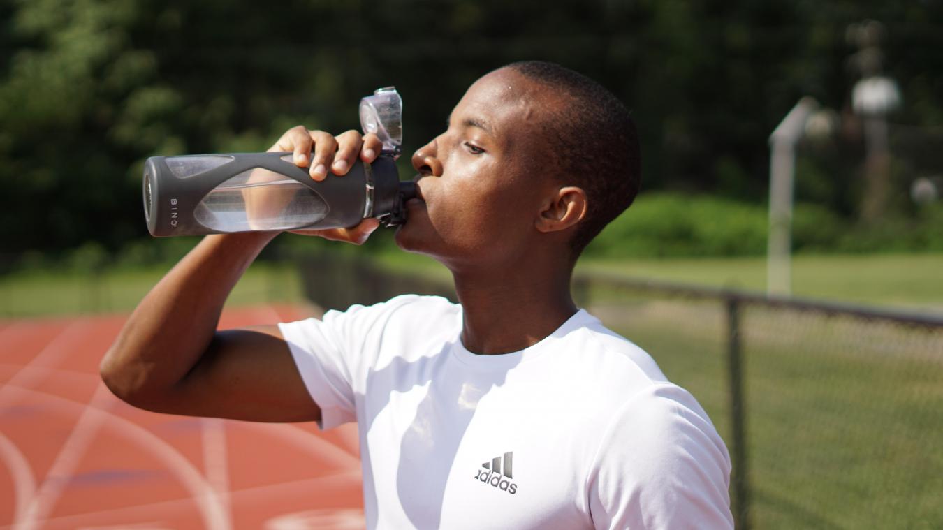 Waterbedrijven belonen kraanwater drinken met jaar lang gratis sporten