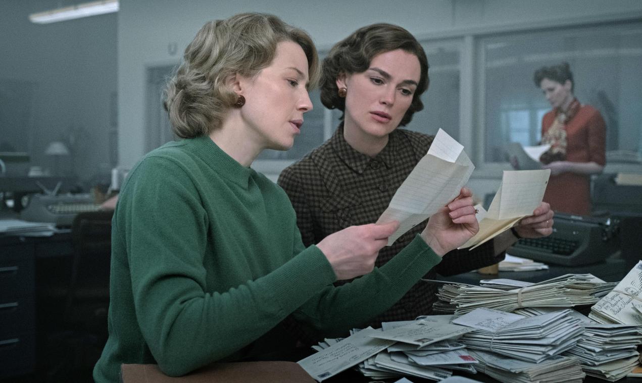 Keira Knightley zkt. seriemoordenaar in ‘Boston Strangler’:«Sinds ik dochters heb, kan ik me minder goed voorbereiden op een rol»