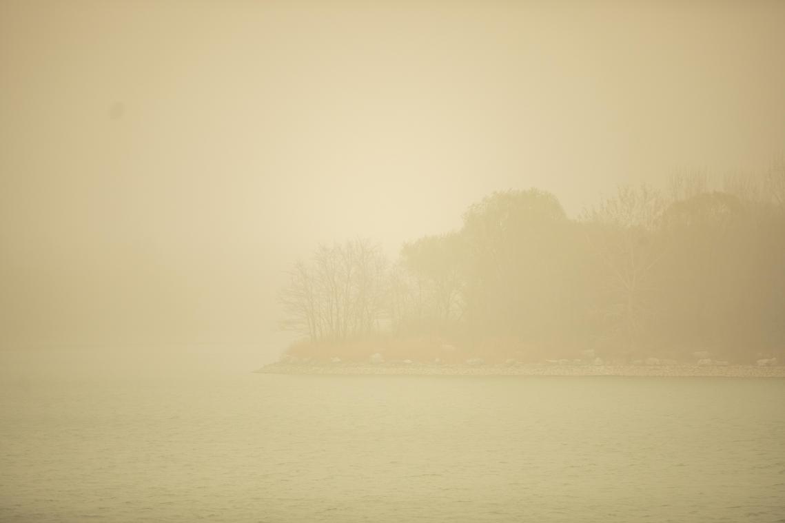 IN BEELD. Kolossale zandstorm teistert noorden van China