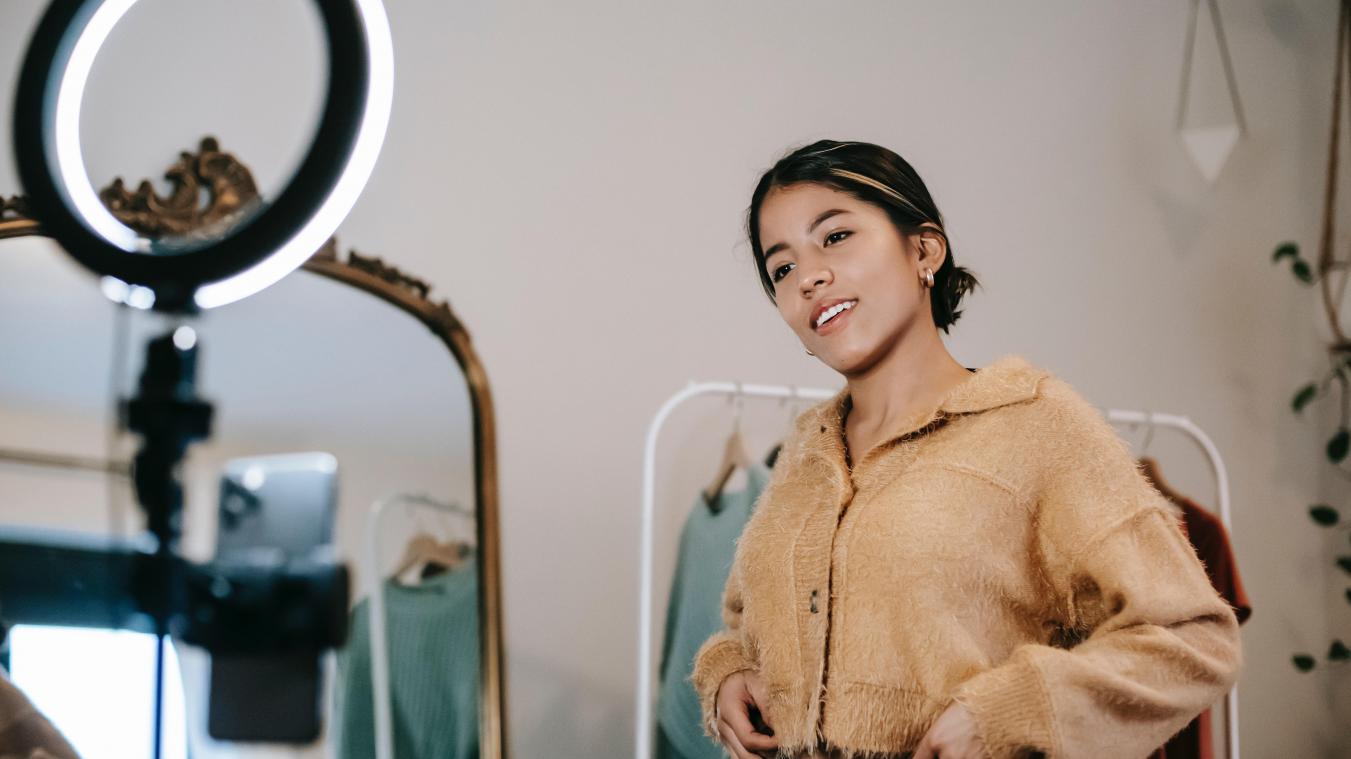 Minister van Media lanceert InfluencerFAQ om influencers bewust te maken over invloed