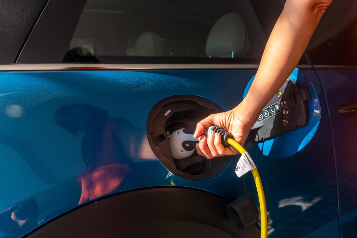 Amerikaanse studie waarschuwt voor ’s nachts opladen van elektrische auto