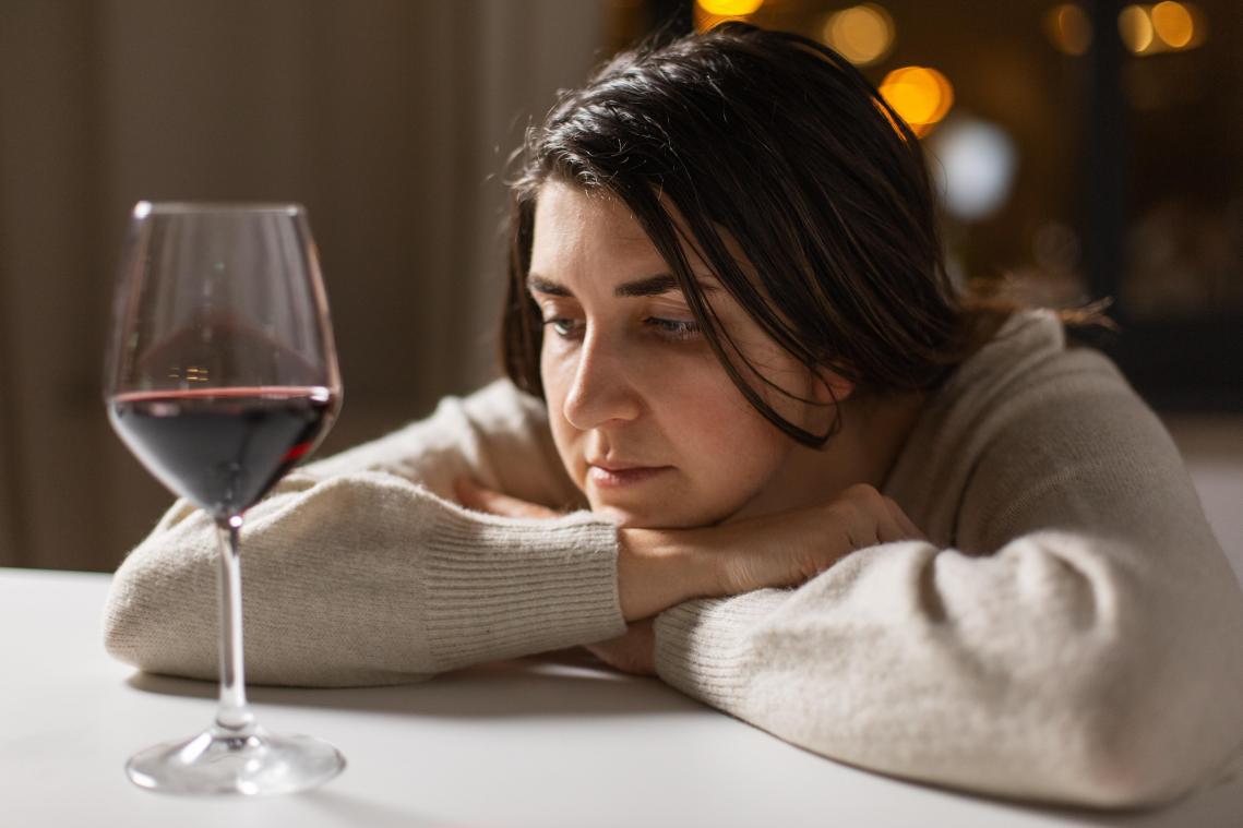Waarom Antabuse, de pil die alcoholverslaafden helpt om geen alcohol te drinken, van de markt gehaald wordt